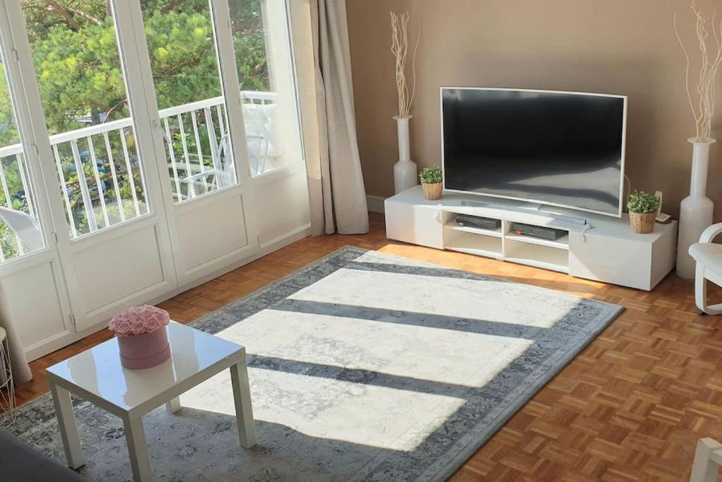 Appartement De Charme Et Familial A Caen Esterno foto
